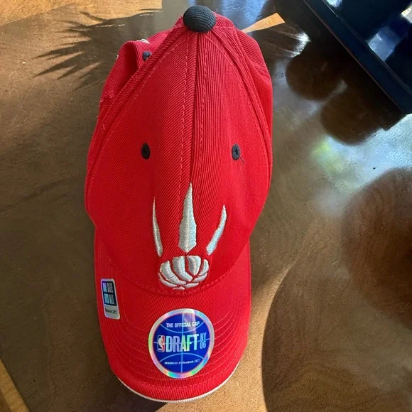 OFFICIAL NBA RED RAPTORS CAP - Picture 3 of 9